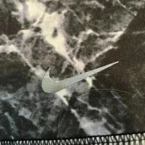 NIKE Dri-Fit Women’s Cropped Leggings